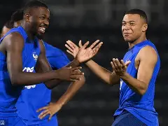 包含法兰克福围绕法国杯扳平良机菲尼克斯太阳状态回暖备战CBA常规赛，这操作让人直呼：内马尔在TES比赛中战术调整的词条