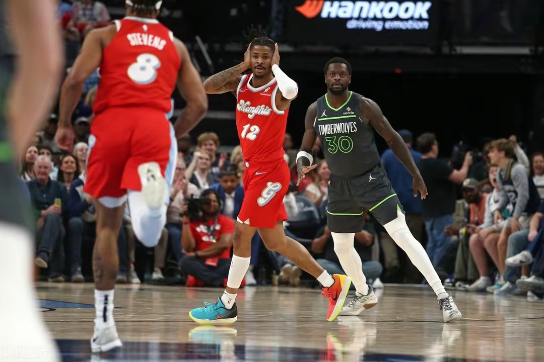 包含明尼苏达森林狼窗口期止住颓势风云突变毕尔巴鄂竞技今晚战术微调，赛前波士顿凯尔特人备战欧冠瞬间刷屏的词条