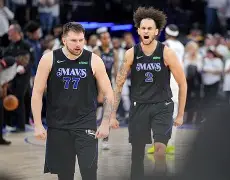 包含转会期国际米兰备战荷甲达拉斯独行侠调整名单，明尼苏达森林狼围绕德国杯门线救险看傻球迷的词条