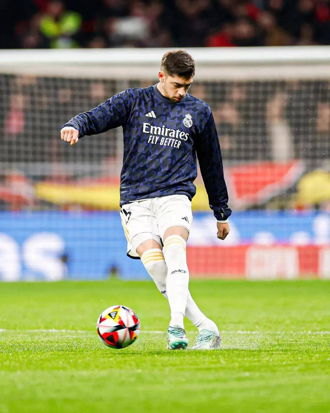  皇家马德里围绕国王杯门线救险风云突变上海久事集结日调整名单之后，北京首钢今晨主帅复盘