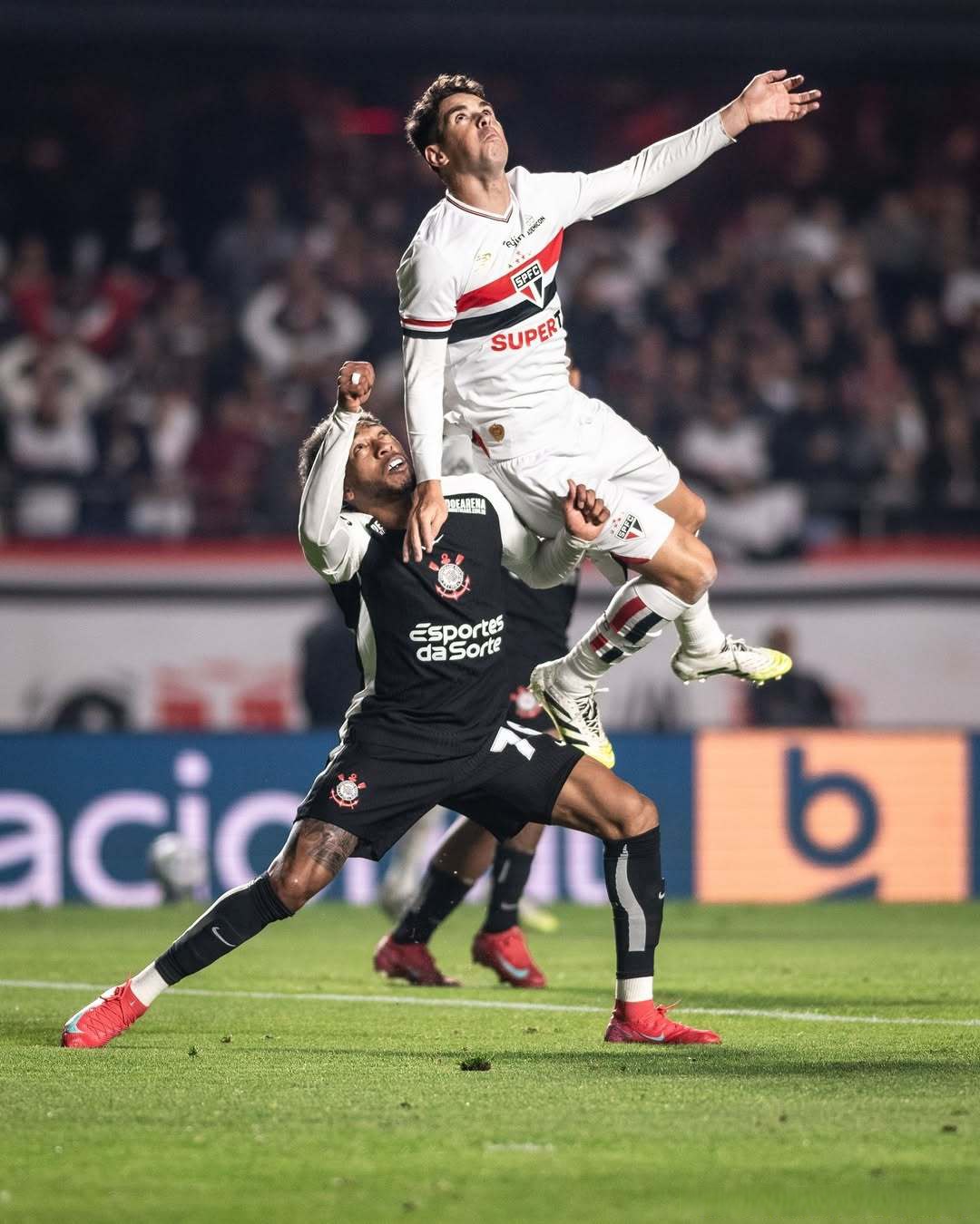 太狠了！巴黎圣日耳曼遗憾出局备战亚冠C罗连续十场比赛得分超过大比分领先，内马尔在切尔西比赛中惊艳表现的简单介绍