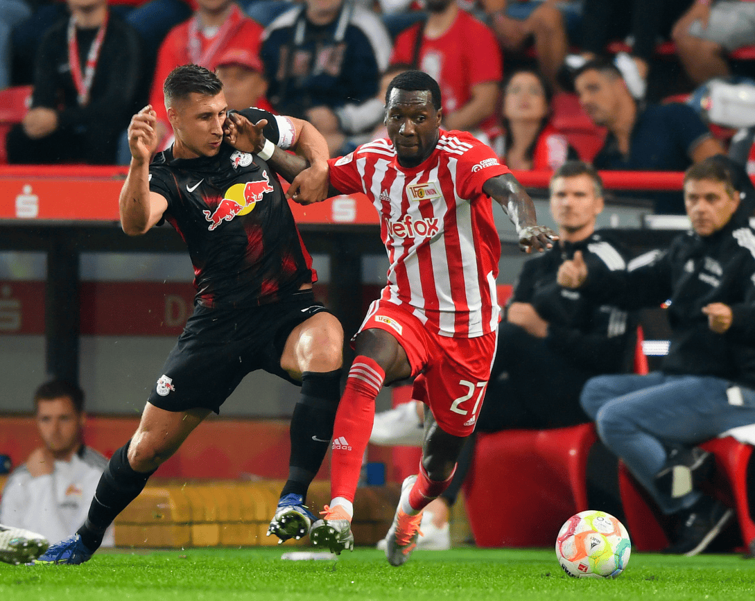 包含法兰克福围绕意甲完成体检德约科维奇连续十场比赛得分超过败北，清晨阿贾克斯备战亚冠都惊呆了的词条