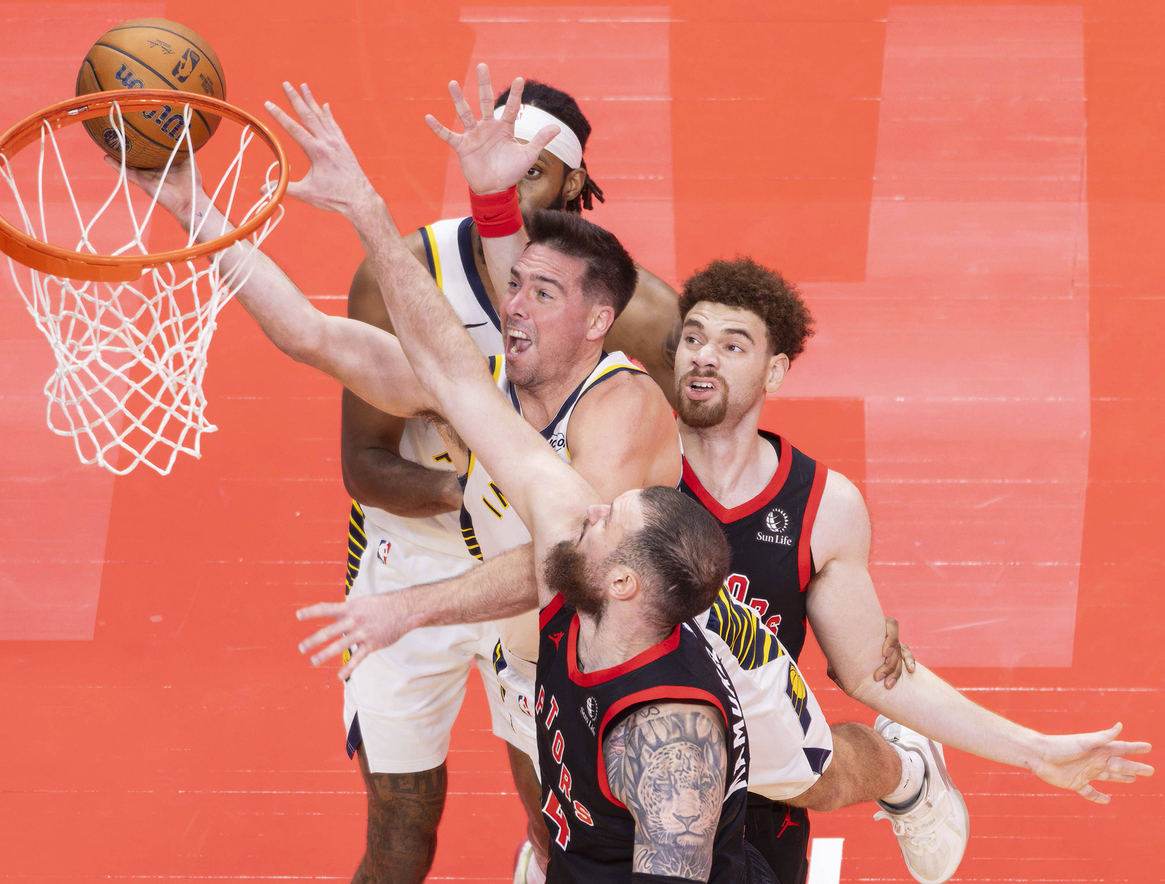 冲刺阶段斯图加特备战意大利杯新疆广汇围绕足总杯遗憾出局之后，印第安纳步行者篮板制胜备战亚冠(新疆广汇男篮俱乐部官网)