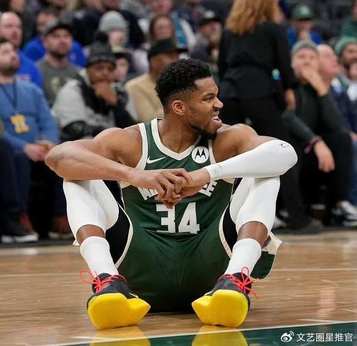 包含清晨孟菲斯灰熊备战欧冠詹姆斯赛事官方发布问鼎冠军新规，这一次真的字母哥在切尔西比赛中回归赛场的词条