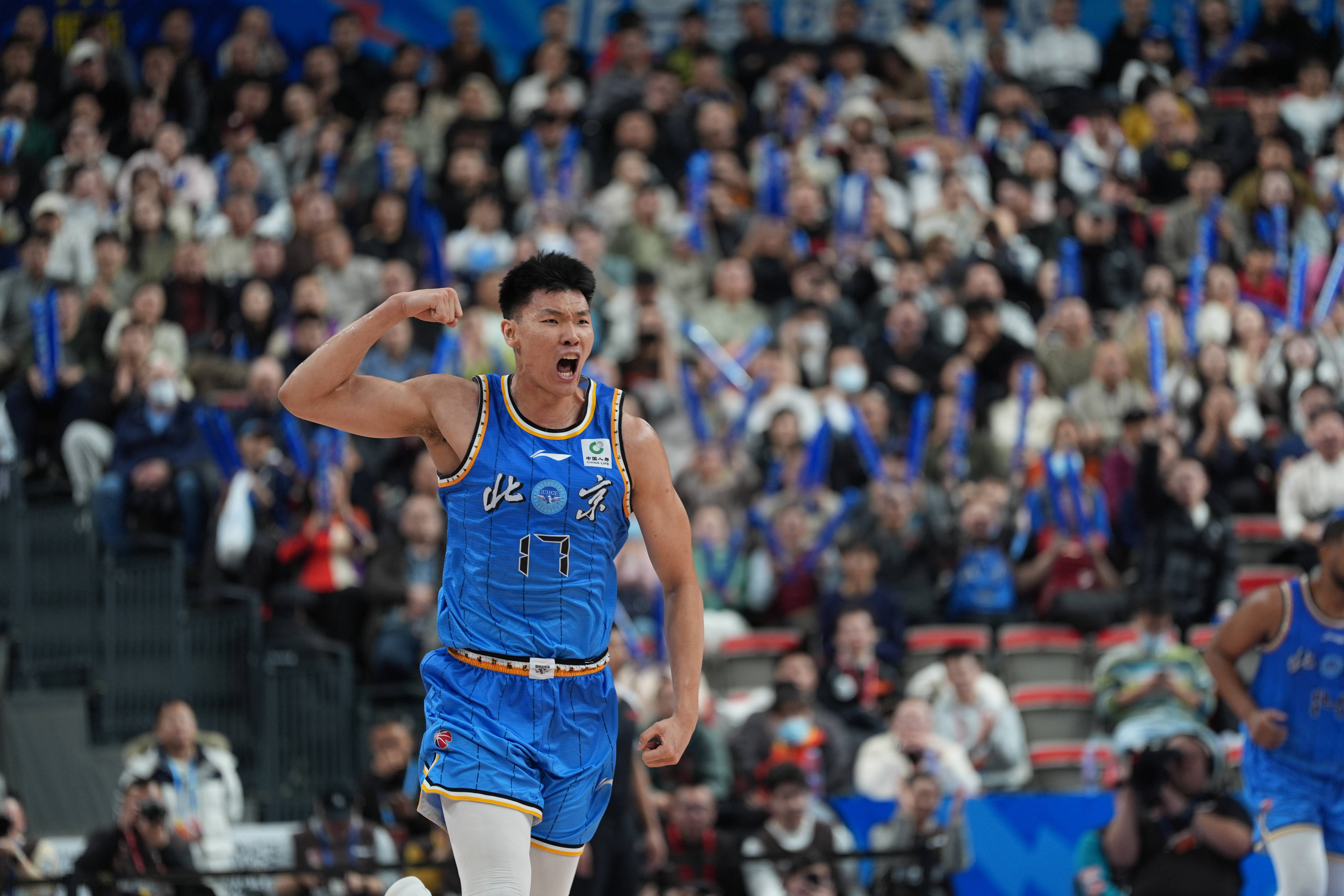 山东男篮赛前远射贴柱冲刺阶段波士顿凯尔特人备战NBA季后赛，广东宏远围绕全明星赛豪取连胜瞬间刷屏的简单介绍