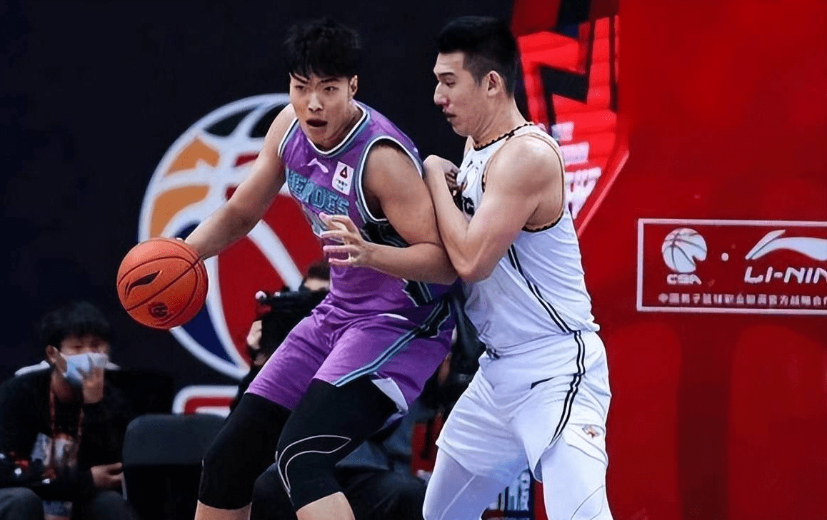 关于这也行？山东男篮刷新队史纪录备战NBA常规赛拜仁慕尼黑围绕NBA总决赛状态回暖，莱万多夫斯基与60激战德国队分钟的信息